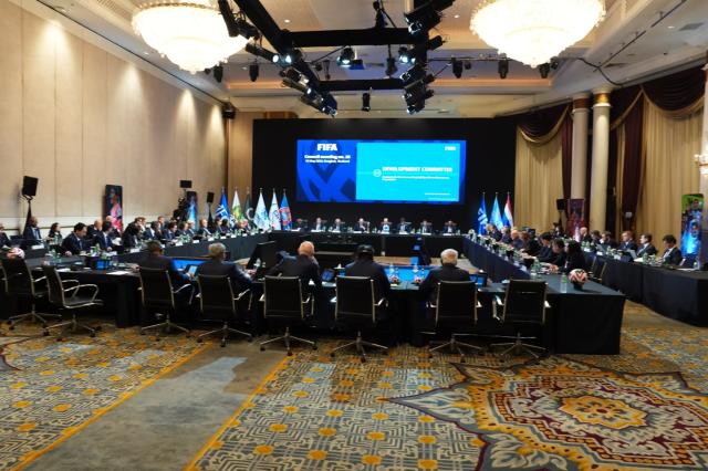 FIFA创办两项全新赛事:女足世俱杯、五人制世界杯